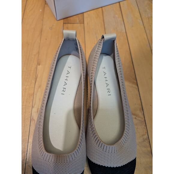 NEW Tahari Ballet Flats Naples Two Tone Tan & Black Size 6.5 - Picture 4 of 5